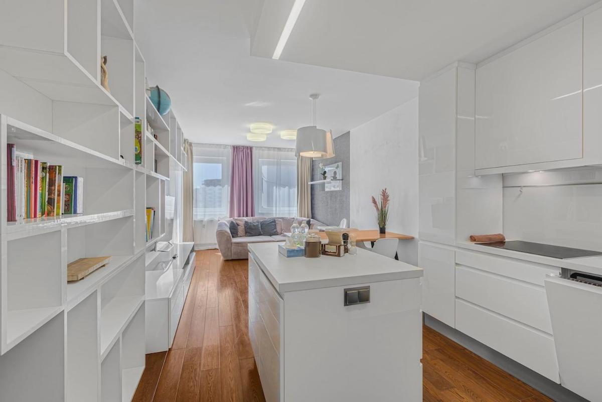 Apartmán New Large Apartment, Free Parking! *