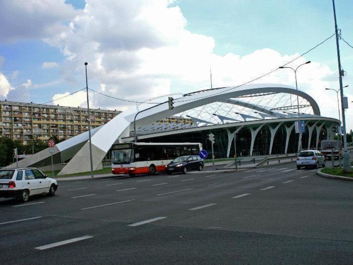 New Large Apartment, Free Parking! * Praha