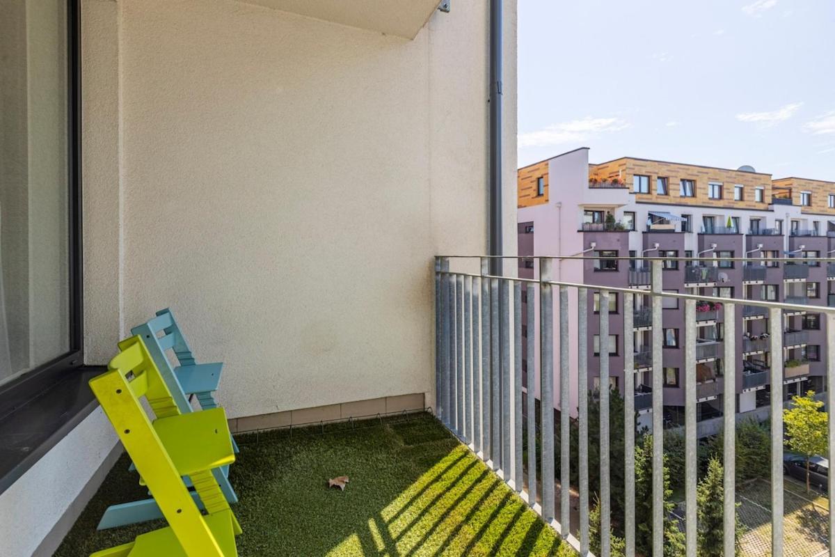 New Large Apartment, Free Parking! Apartmán