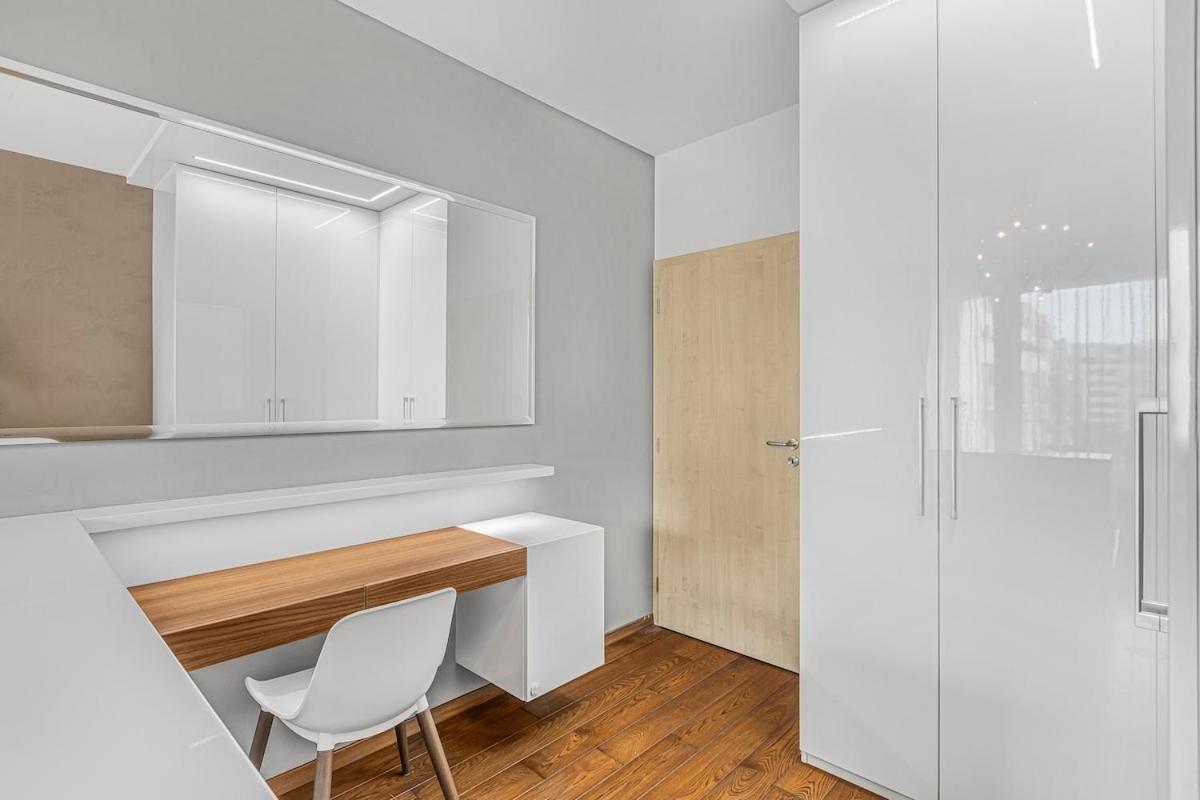 New Large Apartment, Free Parking! Apartmán Praha