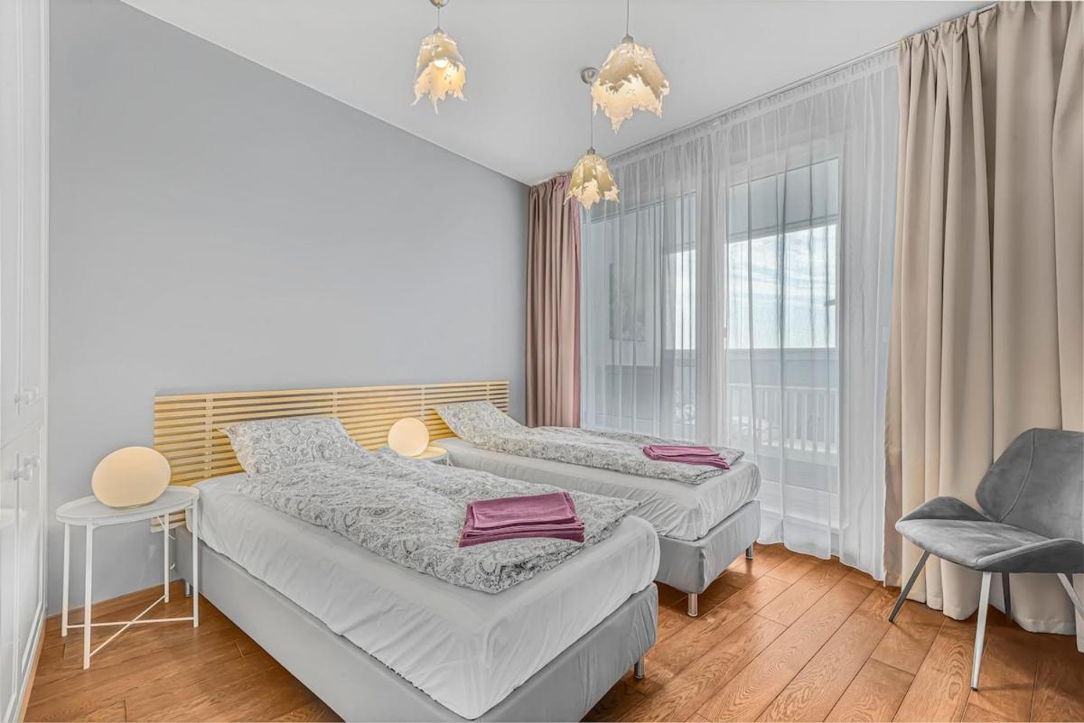 Apartmán New Large Apartment, Free Parking!